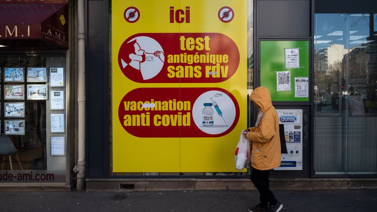 V Evropě znovu padají pandemické rekordy, na vině je varianta omikron